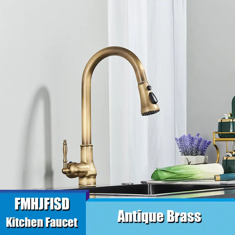 Vintage Brass Kitchen Sink Faucet Pull Out Nozzle Spray Single Handle Cold And Hot Water Mixing 360 ° Rotary Deck Mounted